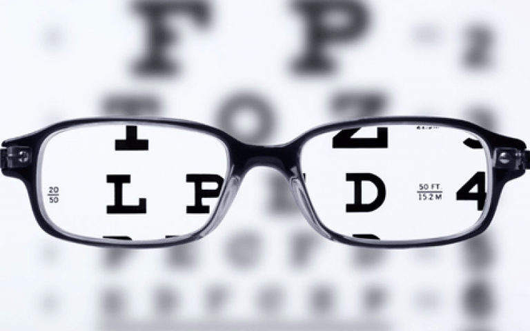 高度近视是不是只能戴框架?